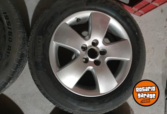 Accesorios para Autos - Llantas 15 Volkswagen Bora. $300.000 las 4. NO BAJO PRECIO - En Venta