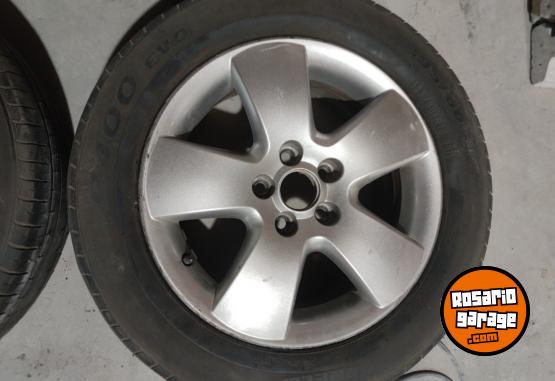 Accesorios para Autos - Llantas 15 Volkswagen Bora. $300.000 las 4. NO BAJO PRECIO - En Venta
