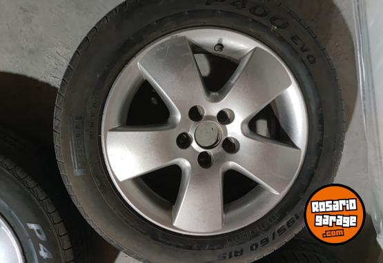 Accesorios para Autos - Llantas 15 Volkswagen Bora. $300.000 las 4. NO BAJO PRECIO - En Venta