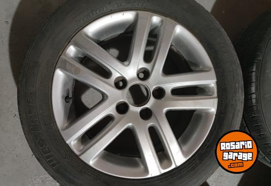 Accesorios para Autos - Llantas 16 Volkswagen Vento Impecables $350.000 las 4. NO BAJO PRECIO - En Venta
