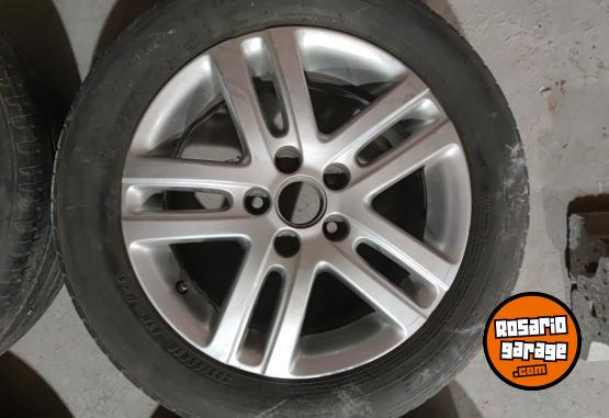 Accesorios para Autos - Llantas 16 Volkswagen Vento Impecables $350.000 las 4. NO BAJO PRECIO - En Venta