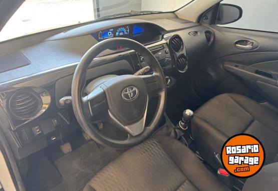 Autos - Toyota Etios 2020 Nafta 60000Km - En Venta