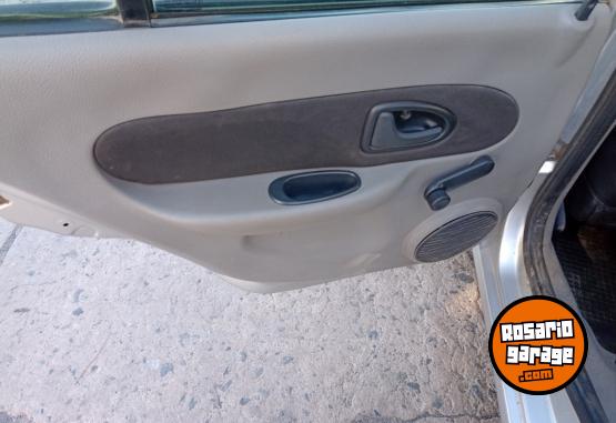 Autos - Renault Symbol 2012 GNC 245000Km - En Venta