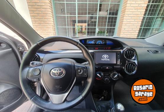 Autos - Toyota Etios 2020 Nafta 93000Km - En Venta