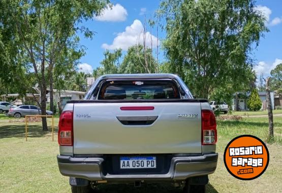 Camionetas - Toyota Hilux Dx 2016 Diesel 250000Km - En Venta