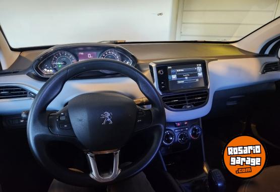 Autos - Peugeot 208 allure 1.5 touchscren 2014 Nafta 74000Km - En Venta