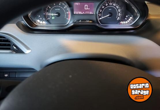 Autos - Peugeot 208 allure 1.5 touchscren 2014 Nafta 74000Km - En Venta