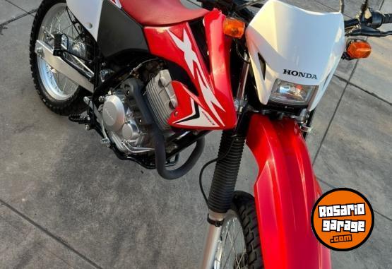 Motos - Honda Tornado 2022 Nafta 4300Km - En Venta