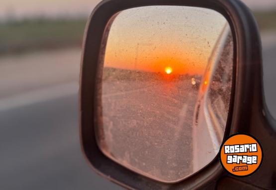 Utilitarios - Peugeot Partner confort 5 puertas 2018 Nafta 200000Km - En Venta