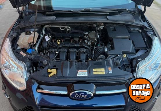 Autos - Ford Focus Titanium 2014 Nafta 142000Km - En Venta