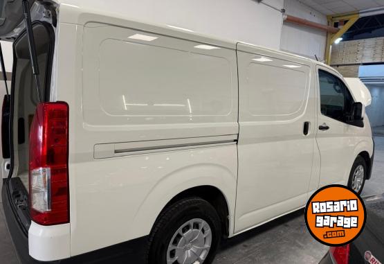 Utilitarios - Toyota Hiace H1L1 2022 Diesel 70000Km - En Venta