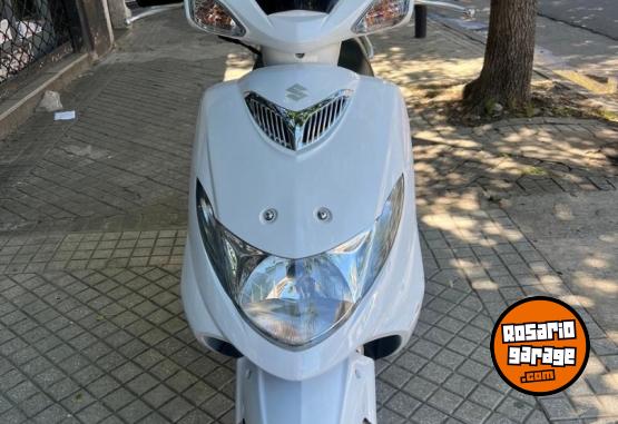 Motos - Suzuki AN 2017 Nafta 26000Km - En Venta
