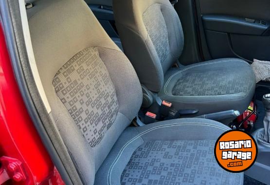 Autos - Fiat Palio Atractive 2017 GNC 206000Km - En Venta