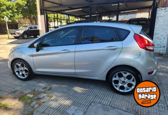 Autos - Ford Fiesta Kinetic Titanium 2012 Nafta 100000Km - En Venta