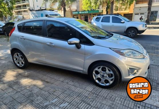 Autos - Ford Fiesta Kinetic Titanium 2012 Nafta 100000Km - En Venta