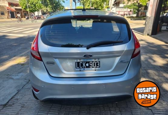 Autos - Ford Fiesta Kinetic Titanium 2012 Nafta 100000Km - En Venta