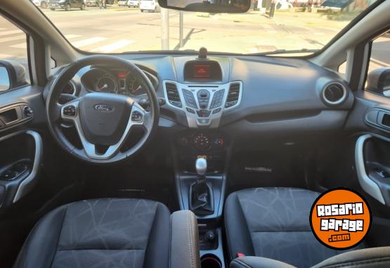 Autos - Ford Fiesta Kinetic Titanium 2012 Nafta 100000Km - En Venta