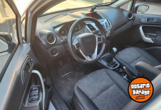 Autos - Ford Fiesta Kinetic Titanium 2012 Nafta 100000Km - En Venta