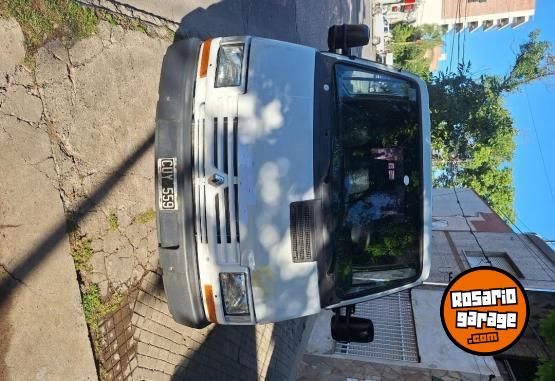Utilitarios - Renault Trafic 1.9 diesel 1999 Diesel 350000Km - En Venta