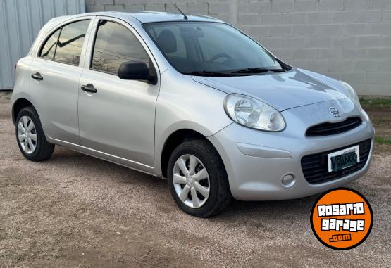 Autos - Nissan March 1.6 pure drive 2015 Nafta 128000Km - En Venta