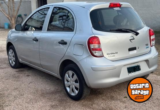 Autos - Nissan March 1.6 pure drive 2015 Nafta 128000Km - En Venta