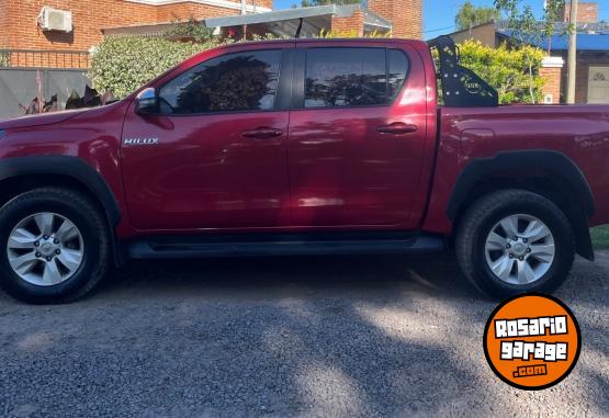 Camionetas - Toyota Hilux SRV 2019 Diesel 185000Km - En Venta
