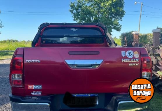 Camionetas - Toyota Hilux SRV 2019 Diesel 185000Km - En Venta