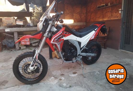 Motos - Corven TXR 250 2017 Nafta 11000Km - En Venta