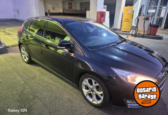 Autos - Ford Focus 2.0 SE plus 2016 Nafta 124000Km - En Venta