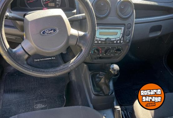 Autos - Ford Ka Viral 2010 Nafta 130000Km - En Venta