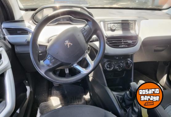 Autos - Peugeot 208 2016 Nafta 90000Km - En Venta