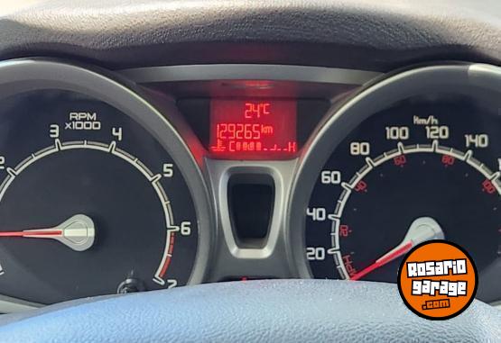 Autos - Ford Fiesta Titanium 2013 Nafta 130000Km - En Venta