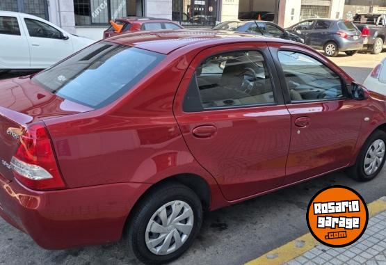 Autos - Toyota Etios 2016 Nafta 98000Km - En Venta