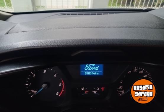 Utilitarios - Ford Transit 2022 Diesel 70000Km - En Venta
