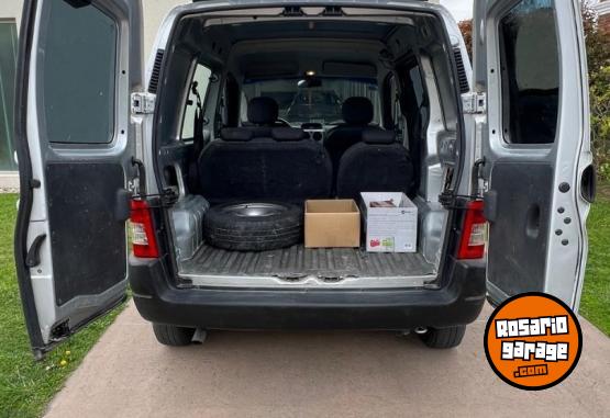 Utilitarios - Peugeot Partner Furgon 2014 GNC 175600Km - En Venta