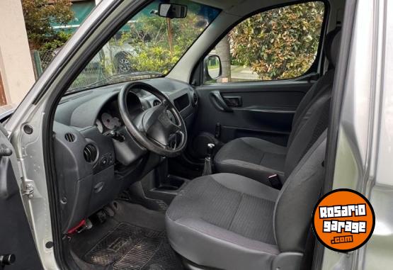 Utilitarios - Peugeot Partner Furgon 2014 GNC 175600Km - En Venta