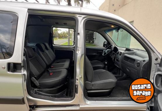 Utilitarios - Peugeot Partner Furgon 2014 GNC 175600Km - En Venta