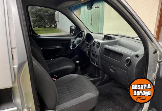 Utilitarios - Peugeot Partner Furgon 2014 GNC 175600Km - En Venta