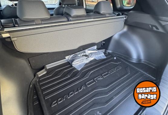 Autos - Toyota Corolla Cross HEV SEG 2025 Electrico / Hibrido 4000Km - En Venta