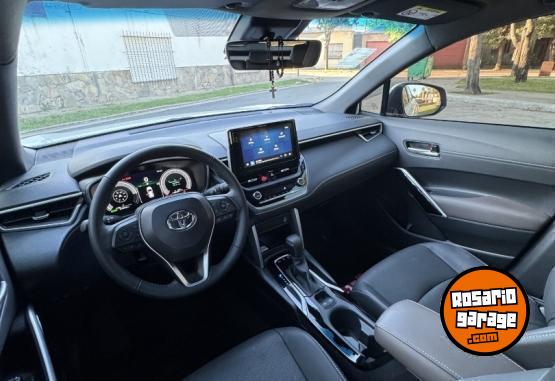 Autos - Toyota Corolla Cross HEV SEG 2025 Electrico / Hibrido 4000Km - En Venta