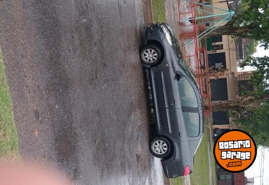 Autos - Peugeot 207 2012 GNC 140000Km - En Venta