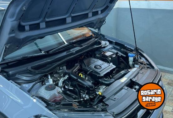 Autos - Volkswagen Nivus 2020 Nafta 98000Km - En Venta