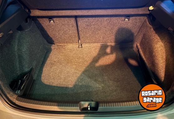 Autos - Volkswagen Nivus 2020 Nafta 98000Km - En Venta