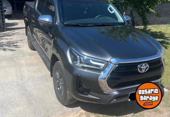 Camionetas - Toyota HILUX SRV 2024 Diesel 16500Km - En Venta