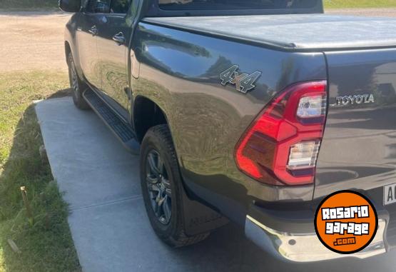 Camionetas - Toyota HILUX SRV 2024 Diesel 16500Km - En Venta