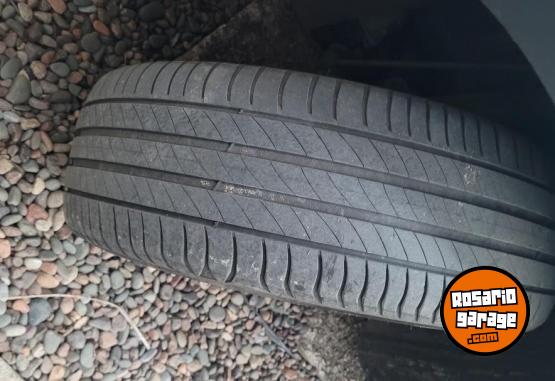 Accesorios para Autos - Cubiertas MICHELIN 215 55 R18 - En Venta