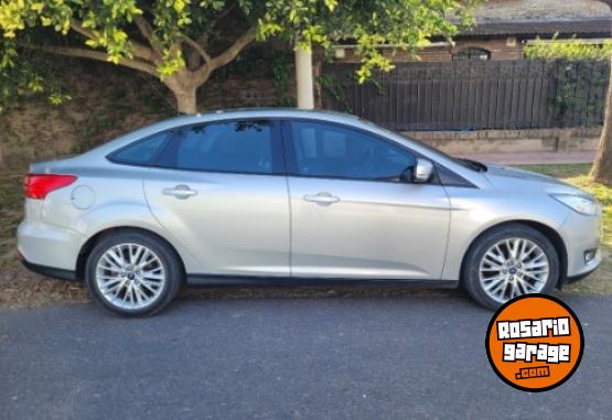 Autos - Ford Focus 2016 Nafta 130000Km - En Venta