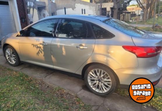Autos - Ford Focus 2016 Nafta 130000Km - En Venta
