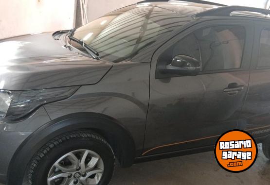 Autos - Fiat MOBI TREKKING 2024 Nafta 14000Km - En Venta