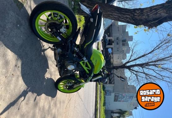 Motos - Benelli 302s 2023 Nafta 24000Km - En Venta